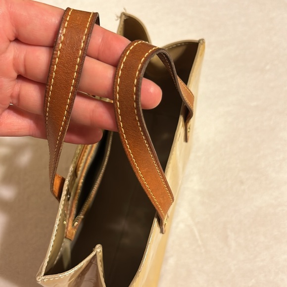 Authentic Louis Vuitton Monogram Beige Vernis Leather Reade PM Mini Tote Bag - Picture 12 of 12